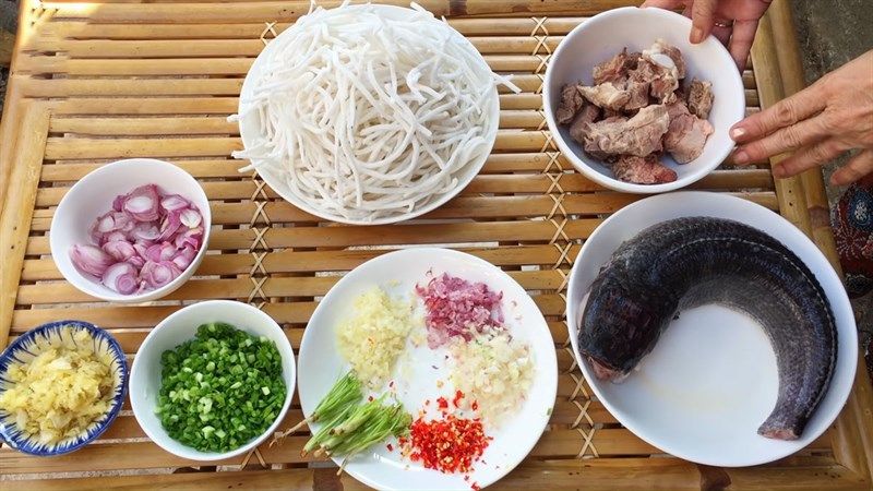 1: Các nguyên liệu tươi ngon sẽ giúp bạn có 1 nồi bánh canh đậm vị