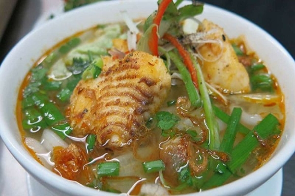 Tự nấu bánh canh cá lóc chuẩn vị miền Tây dễ làm ngay tại nhà