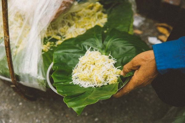 Học ngay cách nấu xôi cốm dẻo ngon chuẩn vị thu Hà Nội