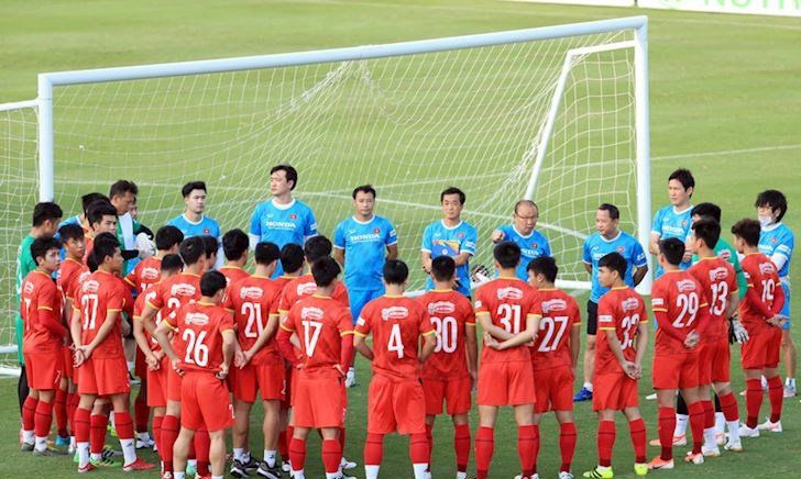 27 cầu thủ của Tuyển Việt Nam sang UAE gồm những ai? 