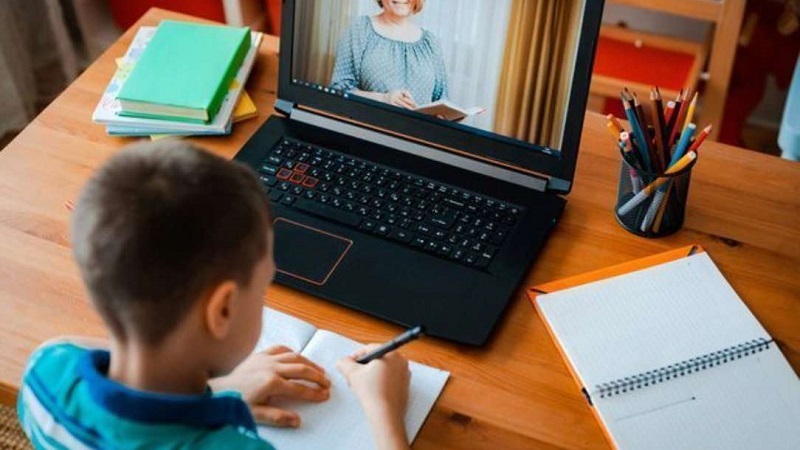 Cha mẹ cần lưu ý một số tiêu chí khi mua laptop cho bé học online trong năm học mới