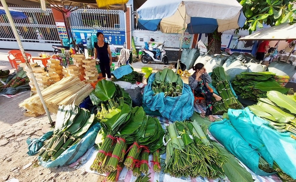Chợ lá dong nổi tiếng nhất Sài Gòn ảm đạm ngày giáp Tết Nguyên đán 