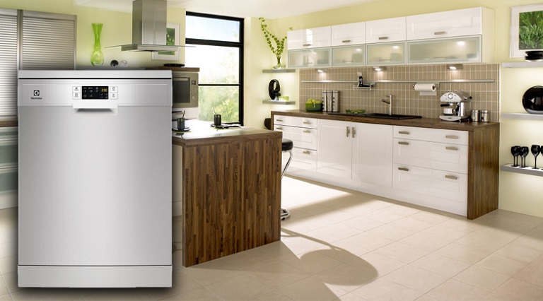 Review sản phẩm: Có nên mua máy rửa chén gia đình Electrolux?
