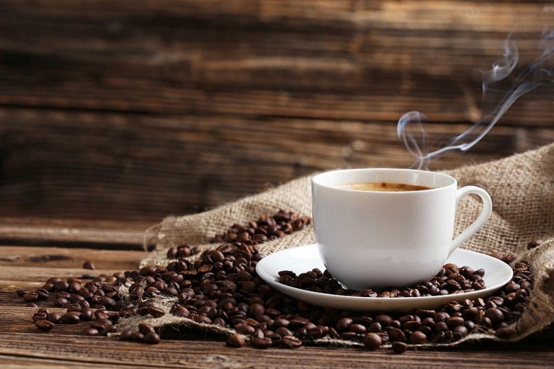 Giá cà phê hôm nay 12/12: Cà phê robusta và arabica đồng loạt lao dốc