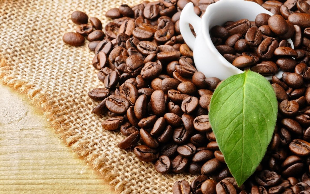 Giá cà phê hôm nay 12/4: Cà phê Robusta & Arabica đồng loạt tăng mạnh 