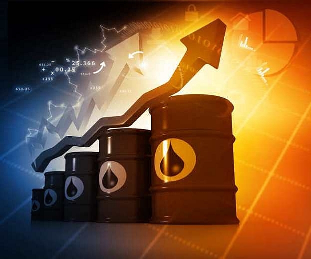 Giá xăng dầu hôm nay 24/9: Dự trữ dầu thô giảm mạnh đẩy giá xăng dầu tăng cao 