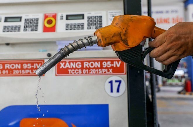 Giá xăng tiếp tục giảm mạnh từ ngày 1/4