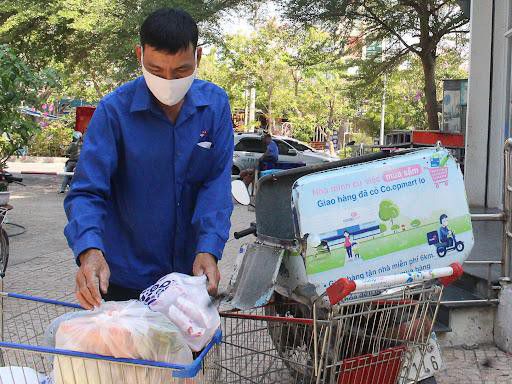 Nhiều siêu thị ở Hà Nội chuyển sang bán Online, đẩy mạnh công tác phòng dịch hơn