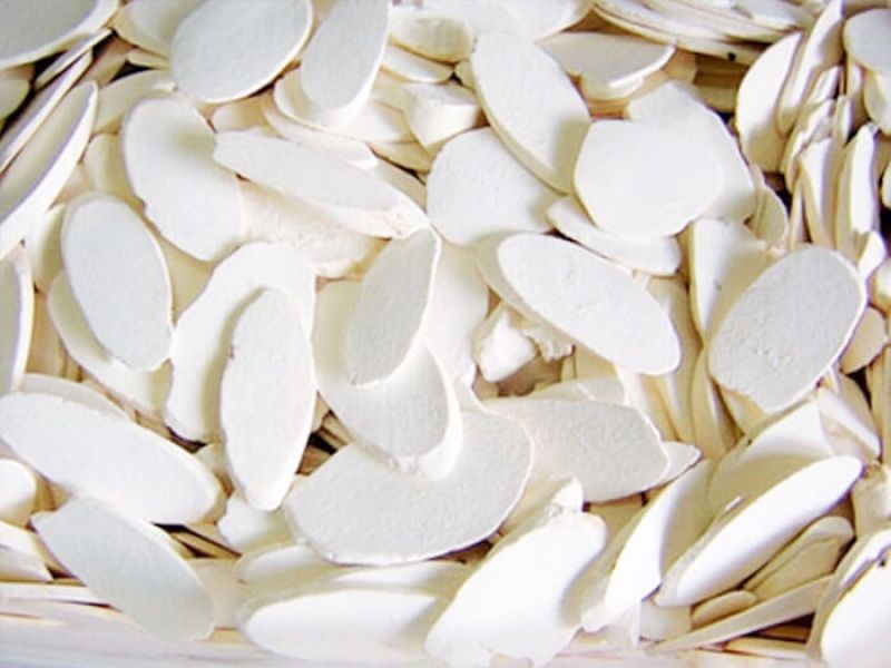 Trung Quốc tăng mua gần 96% tinh bột sắn, sắn lát của Việt Nam làm thức ăn chăn nuôi 