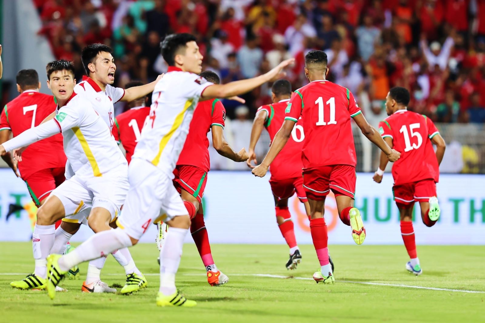 Việt Nam thua ngược Oman 1-3: HLV Park Hang-seo nói gì? 