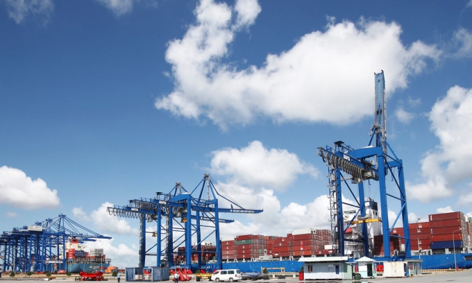 Cảng Tân Cảng Hiệp Phước tạm dừng dịch vụ đóng rút gạo tại cảng sà lan của cảng do nhân viên mắc Covid-19