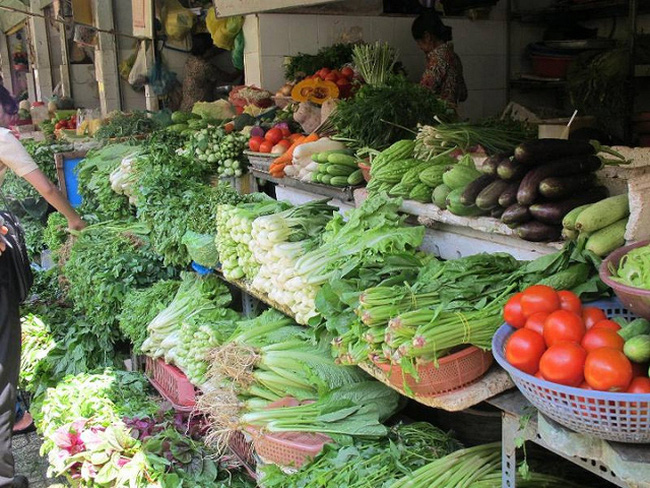 Hà Nội: Nguồn cung tăng, thị trường rau xanh ‘hạ nhiệt’