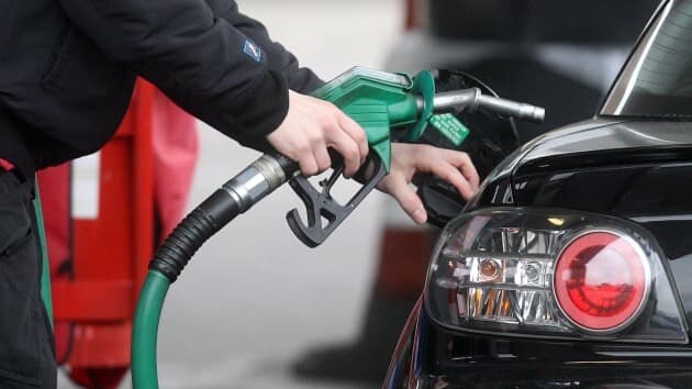 Giá xăng dầu hôm nay 10/11: Tăng nhẹ, giá xăng trong nước dự báo tiếp tục tăng chiều nay 