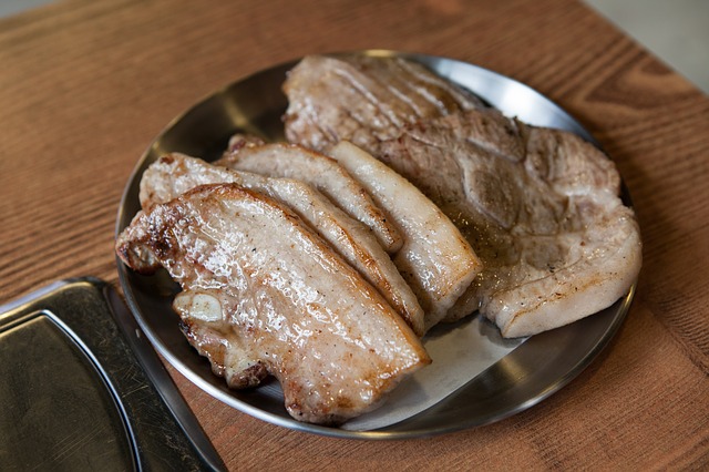 Thịt lợn rán chứa nhiều calo