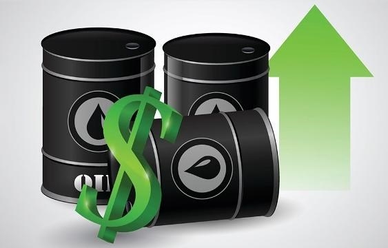 Giá xăng dầu hôm nay 16/10: Tăng vọt lên cao nhất 3 năm 