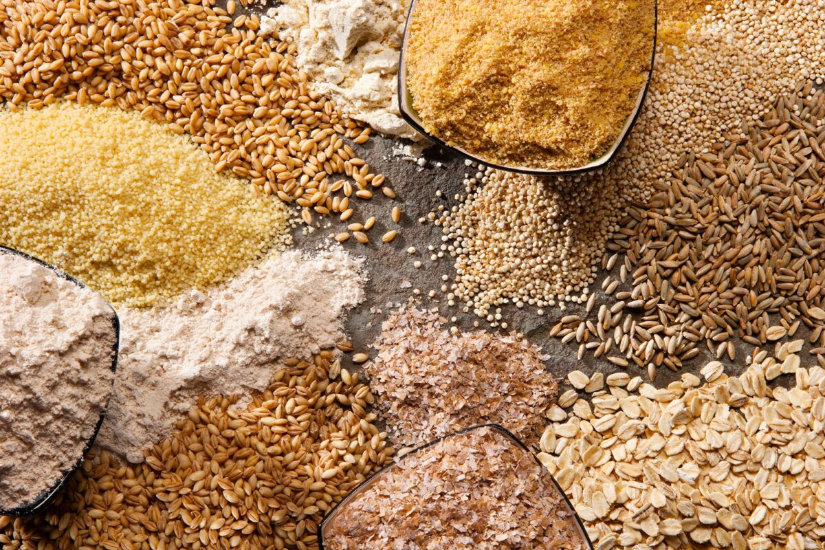 Giá ngũ cốc hôm nay 23/9: Giá ngô, lúa mì tiếp tục giảm mạnh 