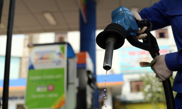 Giá xăng dầu hôm nay 11/11: Giữ đà tăng, giá xăng trong nước tăng lần thứ 5 liên tiếp 